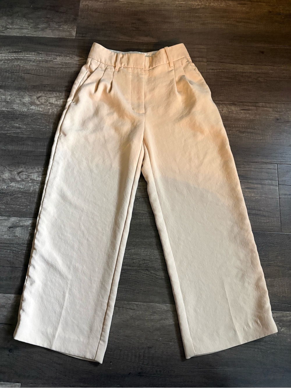 Wilfred Aritzia Cream High-Waisted Wide Leg Pleated Trousers - Cream - Size 00